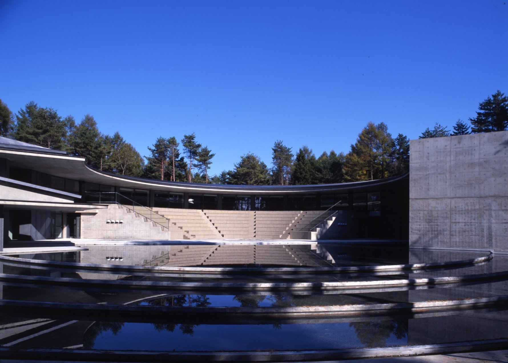 【4/21~改修工事に伴う休館】青森公立大学 国際芸術センター青森 Aomori Contemporary Art Centre